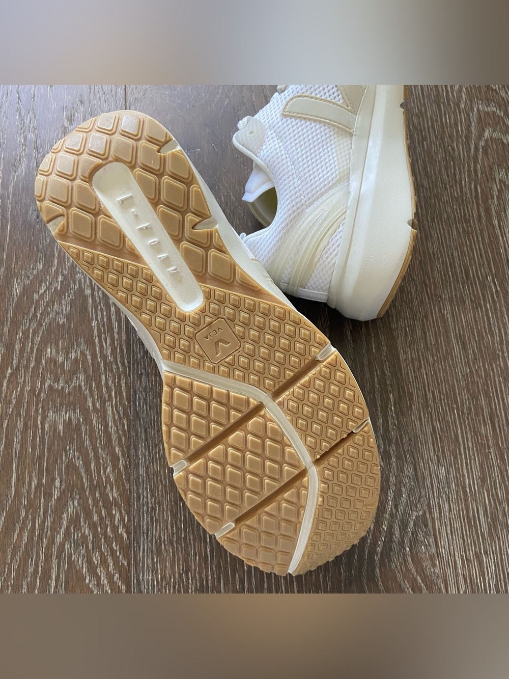 Veja Men’s Condor 2 Alveomesh Sneakers - Picture 2 of 5